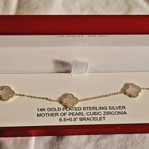 Rachel Zoe Jewelry - Rachel Zoe Gold-Plated Mother of Pearl Clover Bracelet